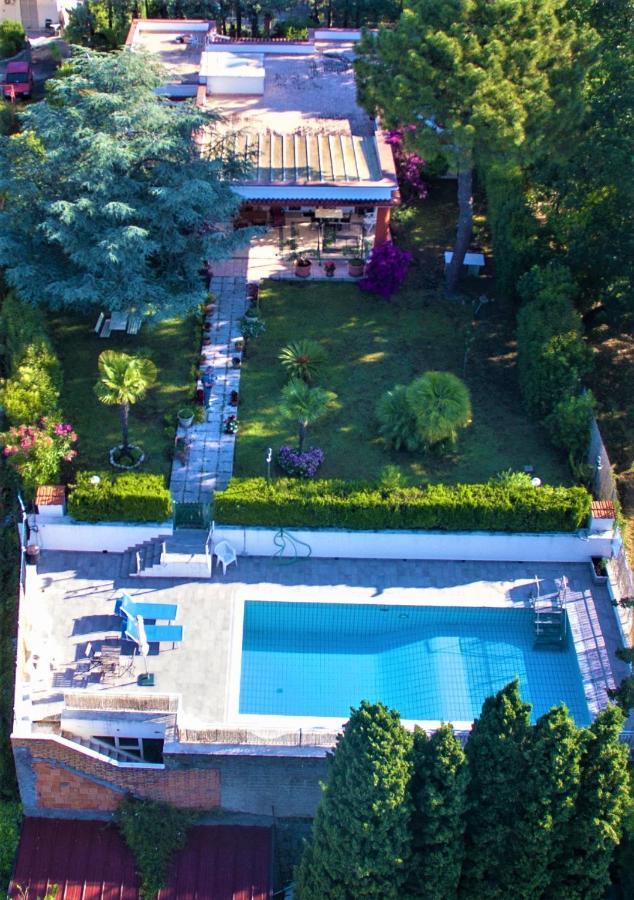 Villa Panoramica Con Piscina E Giardino Per 6 A Minturno Bagian luar foto